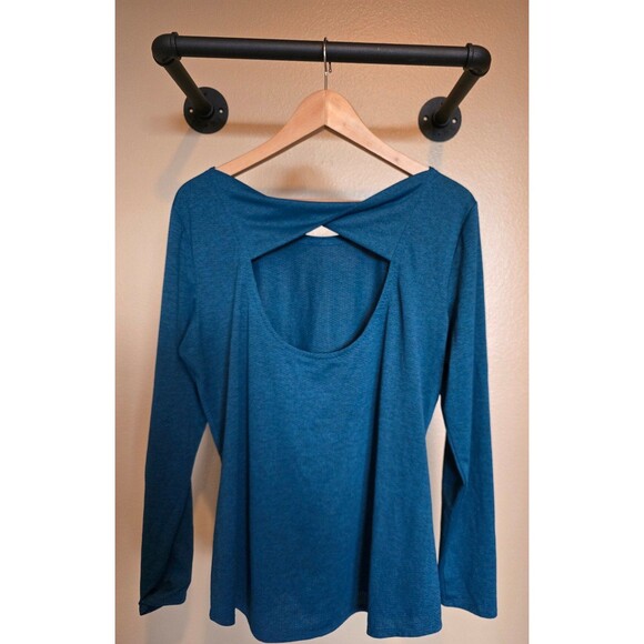 Athleta long sleeve athletic top with twist open back size large - Picture 4 of 8